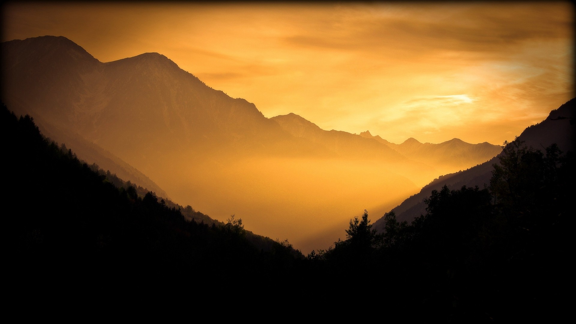 1920x1080 wallpapers: mountains, dawn, the sun, rays (image)