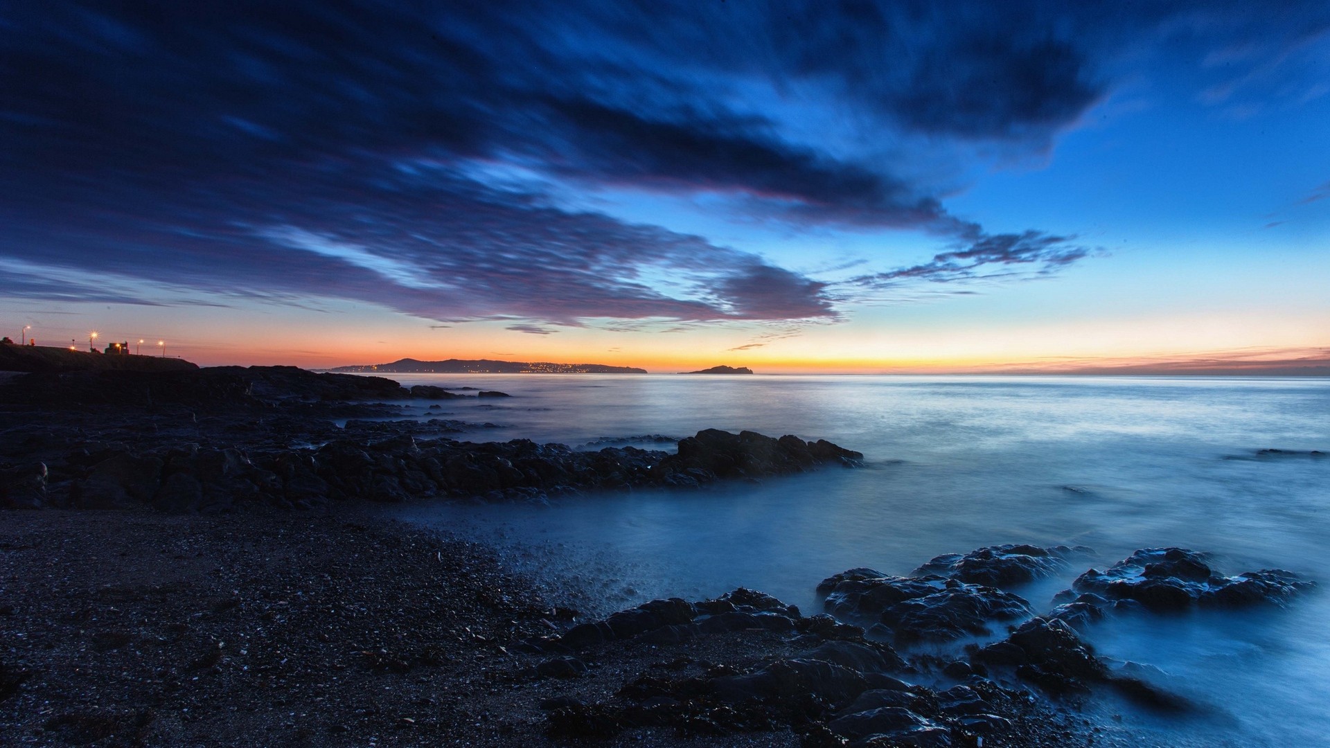 海 海岸 ライト 夜明け 雲 写真 写真 デスクトップ壁紙