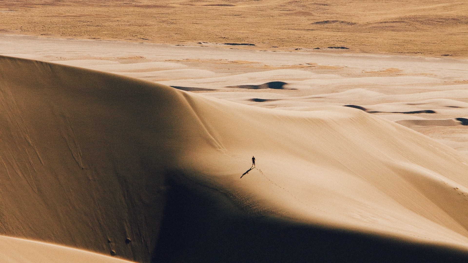 Desert, silhouette, dunes, landform | picture, photo, desktop wallpaper.