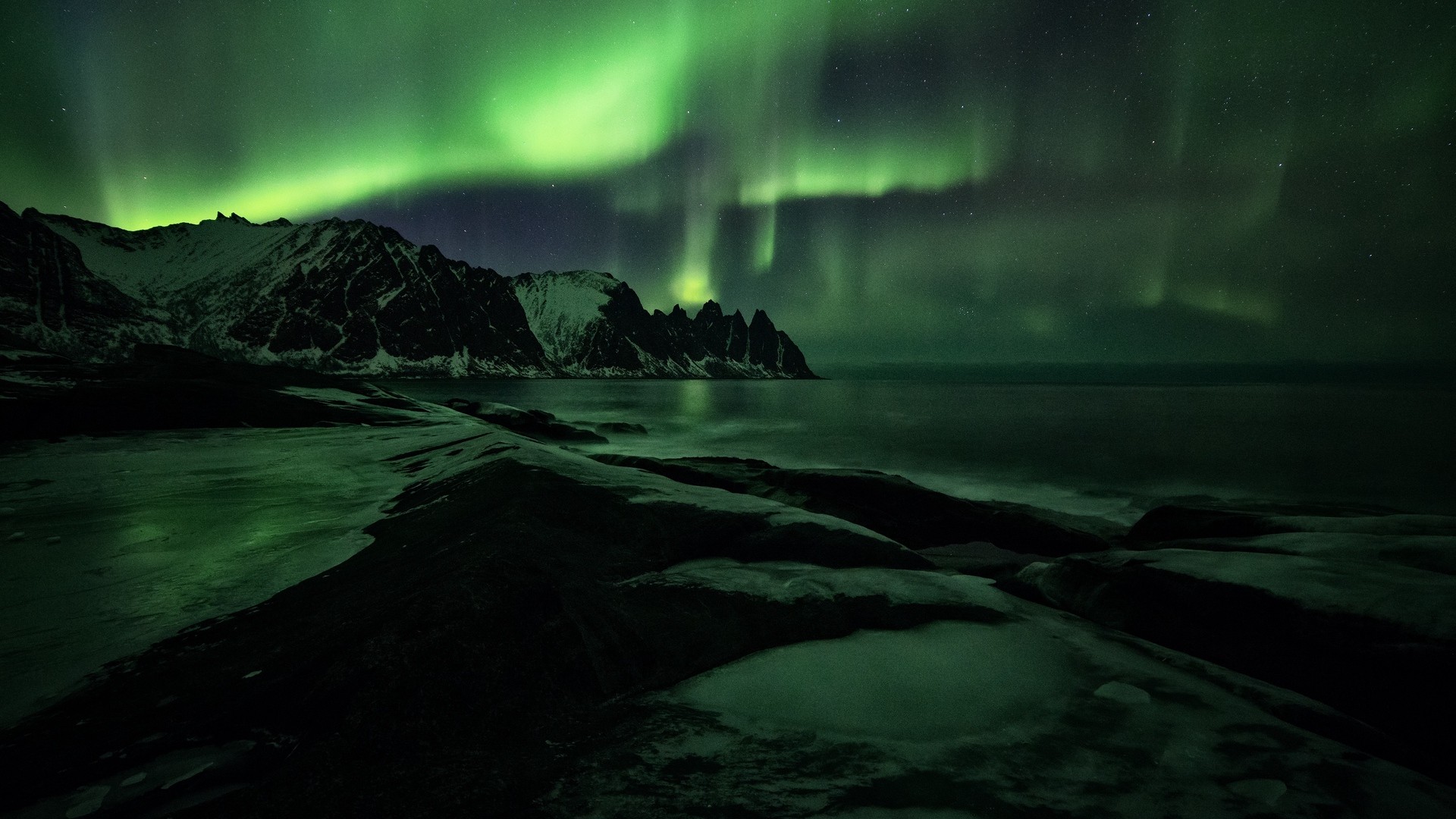 1920x1080 wallpapers: northern lights, mountains, shore, snow (image)