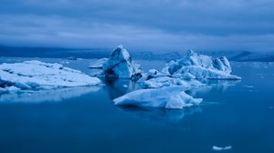 iceberg, témpanos de hielo, hielo, agua, nieve