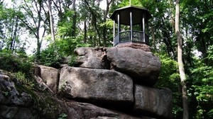 gazebo, cliff, stones, plates, thickets, solitude - wallpapers, picture