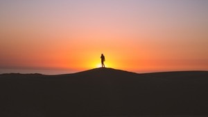 man, silhouette, horizon, sky, sunset - wallpapers, picture