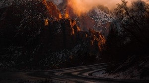 山、道路、ターン、日没、ザイオン国立公園、アメリカ