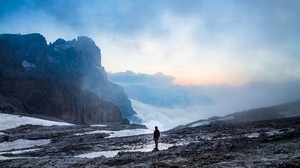 山、孤独、霧、ドロミテ、イタリア