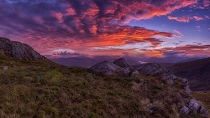 montañas, puesta de sol, piedras, hierba, nubes, paisaje