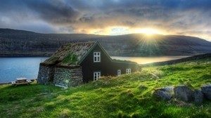 アイスランド、家、石、日没、湖、山、隠者