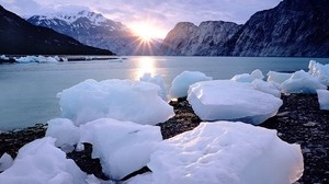 ice, pieces, blocks, shore, sun, mountains, horizon - wallpapers, picture