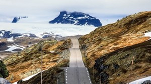 ノルウェー、道路、山、雪