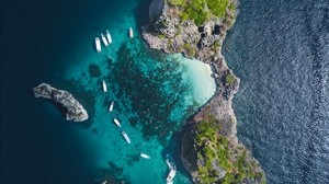 island, ocean, top view, boats, water - wallpapers, picture