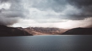 lake, mountains, bangtso, india