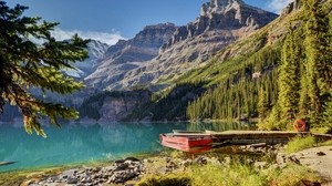 湖、ボート、山、美しい風景