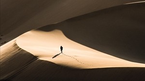 desert, sand, silhouette, dunes, lonely, wanderer - wallpapers, picture