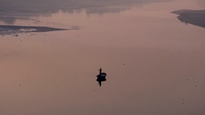 río, bote, niebla, silencio, calma, soledad