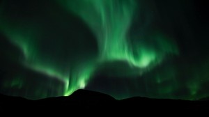 北极光，极光，山，夜，天空，绿色