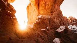 rock, hole, sun, shape, stone, sunrays - wallpapers, picture