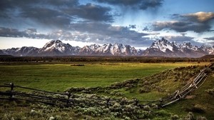 cerca, montañas, campo, pasto, nubes